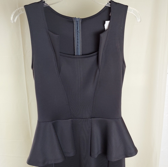 New Black Dress Peplum Waist Size Small Sleeveless - Picture 3 of 16
